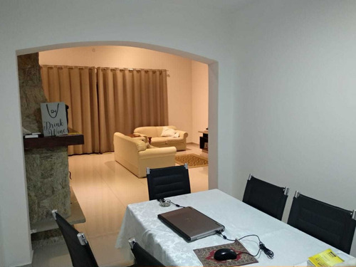 Imagem 5 de 14 de Casa A Venda!