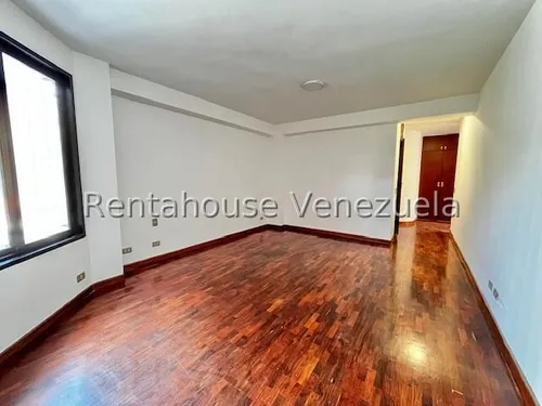 Agp Elegante Y Espacioso Apartamento En Venta, Con Hermosa Vista Al Ávila En La Castellana 25-7972 Ys