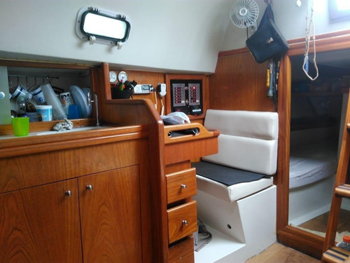 Velero Vip 33.5 Año 2010 Volvo 18 Hp Pata