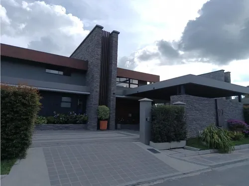 Encantadora Casa Campestre En Venta Llanogrande