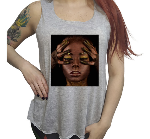 Musculosa Dama Mujer Oro Manos En La Cara Maquillaje