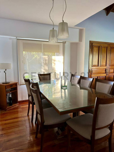 Casa En Venta En Barrio Privado, City Bell