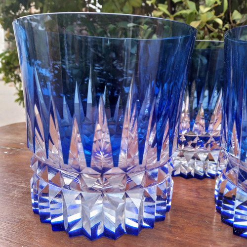 Botellón Whiskera De Cristal Tallado Azul, Con 3 Vasos Azul (Usado)