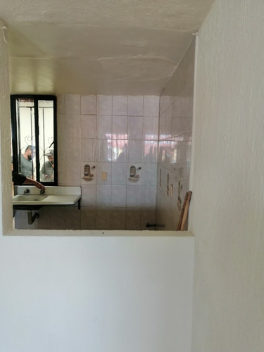 Imagen 9 de 18 de Se Vende Casa En Av Parque Urbano San Antonio El Desmonte