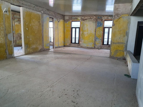 Imagen 15 de 18 de Edificio : 18 De Julio Y Vazquez, Esquina , 600 M2, 3 Plantas, Ascensor !!