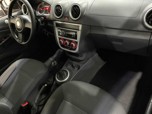 Imagem 10 de 11 de Volkswagen Gol 2013 1.0 Vht Trend Total Flex 5p