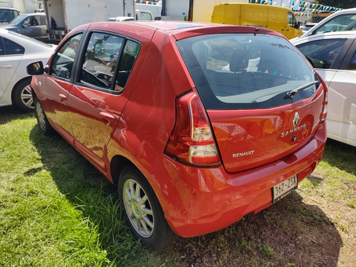 Imagen 2 de 13 de Renault Sandero 2014