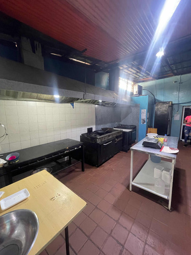 Se Alquila Local Con Cocina Industrial En Lecheria