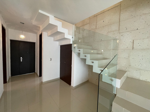 Imagen 10 de 18 de Casa En Venta Con Roof Garden En La Zona De Paseo San Junipero, Queretaro