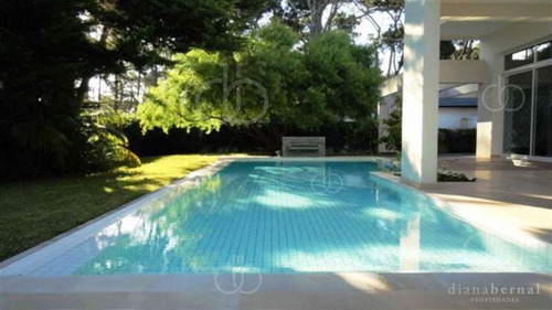 Imagen 24 de 28 de Casa En Mansa, 4 Dormitorios, Piscina Climatizada, En Barrio Privado, Punta Del Este