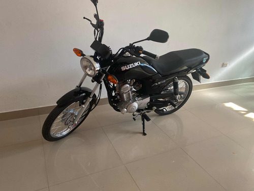 Suzuki Ax 4