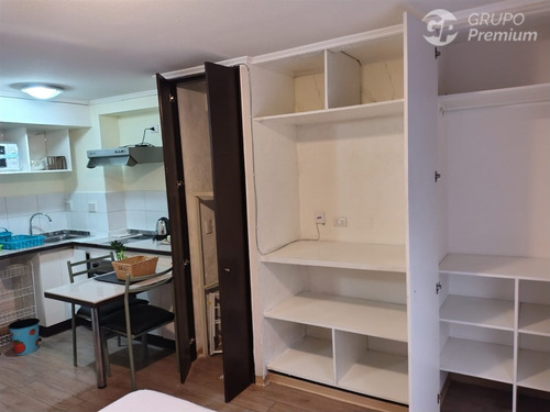 Departamento Amoblado 220.000. Metro Las Rejas