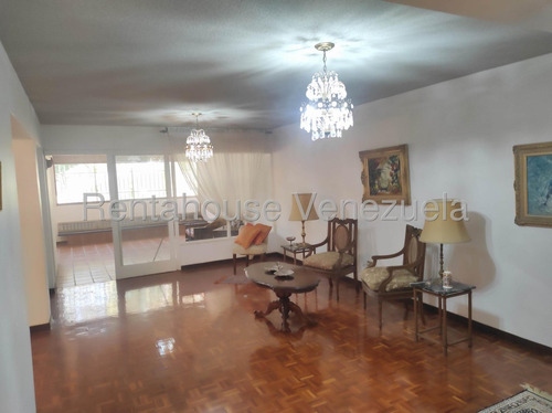 Quieres Remodelarlo? , Pero Tambien Es Totalmente Habitable. Luz Natural Por Todas Sus Áreas. Ubicado En Conjunto Muy Bien Mantenido Con Jardines Y Espacios Para Esparcimiento. Está En El Cafetal