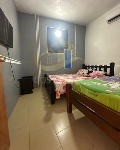 Casa En Venta Ubicada En Macuto, El Teleférico Ref 2627