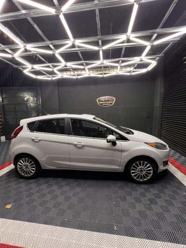 Ford Fiesta Kinetic 1.6 Titanium Powershift 120cv