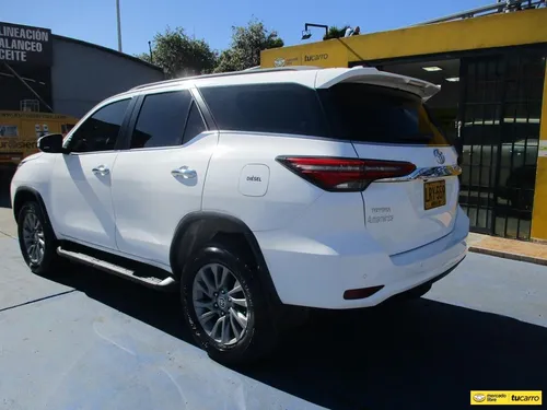 Toyota Fortuner Srv Diesel 2.4 Turbo At Aa