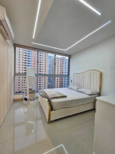 Venta De Moderno Apartamento En Resd. Aspen En La Ubr La Trigaleña - Wc
