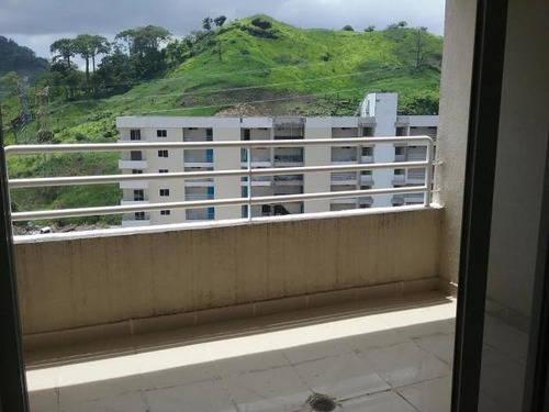 Imagen 11 de 14 de Venta De Apartamento Confortable En Altamira Gardens 20-6853