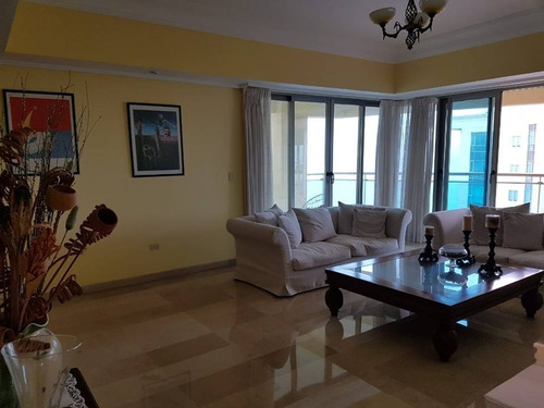 Hermoso Apartamento Con Topes De Granito Ubicado En Malecon Center 