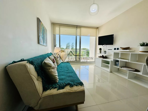 Moderno Apartamento De 2 Dormitorios Sobre Roosevelt En Venta