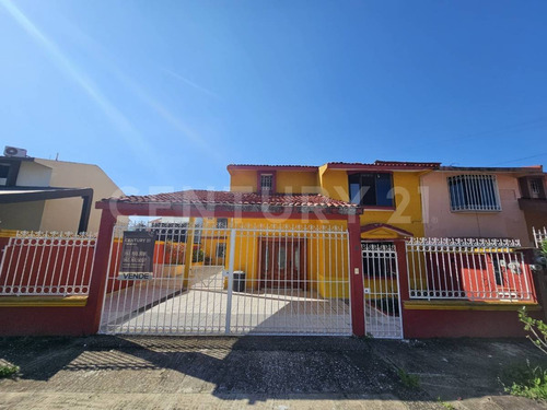Casa En Venta En Fracc. Valle Marino, Av. Universidad, Villahermosa Tabasco