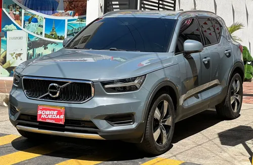 Volvo XC40 T4 MOMENTUM 2.0 AT