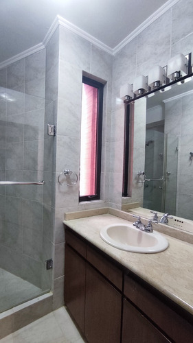 Apartamento En La Ave. El Milagro, Costa Virginia