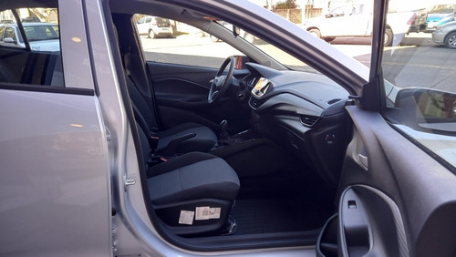Imagen 7 de 14 de Chevrolet Onix Ls