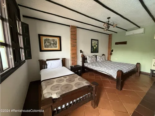 Comercial En Barranquillita Rah Co: 25-1169