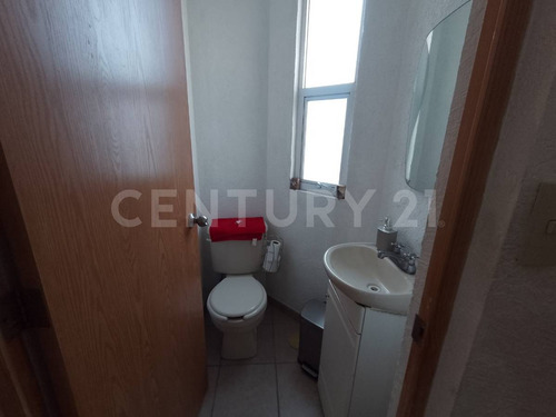 Casa En Venta En Rinconada Los Lagos Iii, Frente A Colegio Anáhuac, Cuautitlán