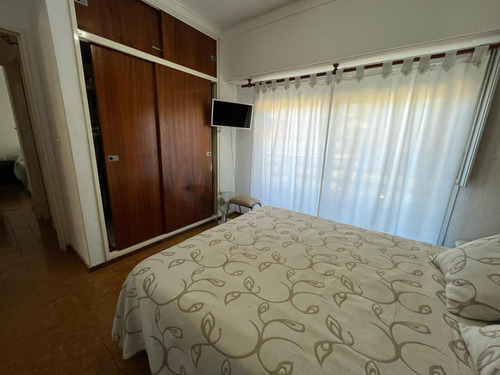 Magnifico Departamento Tres Ambientes Con Cochera Y Gas Natural A Metros Del Mar En Venta En Villa Gesell