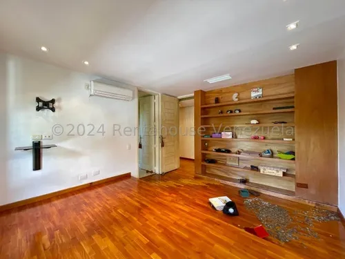 Agp Majestuoso Apartamento Con Hermoso Ventanales Y Terraza Cómoda En Venta En Los Palos Grandes 24-20072 Ys