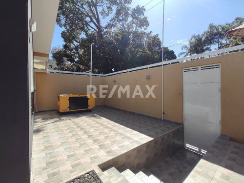 Imagen 3 de 27 de Bella Y Cómoda Casa , Urb. Trigal. Cód.: 132012, 04144841043