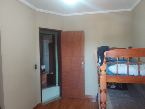 Excelente Sobrado Com Três Quartos,três Banheiros Uma Suite