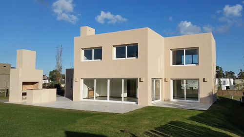 Alquiler Moderna Casa En La Tahona
