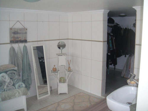 Imagem 17 de 22 de Excelente Localização! Bairro Vila Tupi Em Praia Grande. Linda Casa De Isolada Para Venda, Contendo 04 Quartos, Suíte, - Ca0075