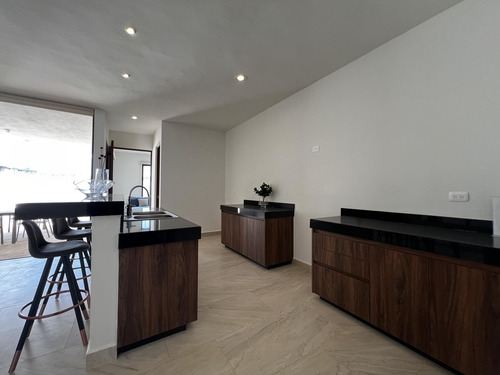 Casa En Venta Merida, Temozon Norte, 3 Hab, Cochera Y Piscina, Entrega Inmediata.