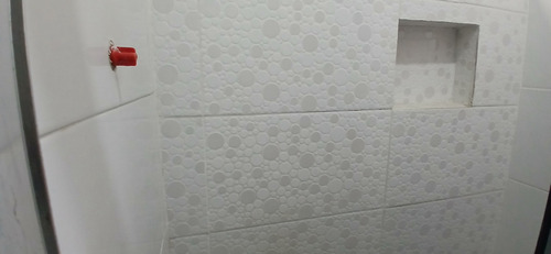 Kitinet De Laje Podendo Construir Em Cima. Pequeno Quintal