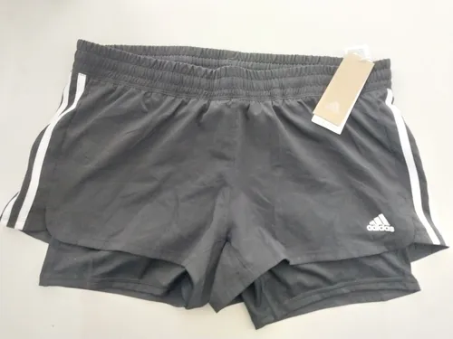 Short Calza Running Negro & Gris - Comprar en Yakka