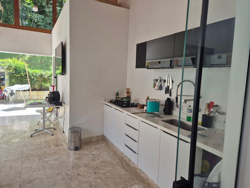 Linda Casa! Com 3 Quartos Suites À Venda, 200 Metros Quadrados
