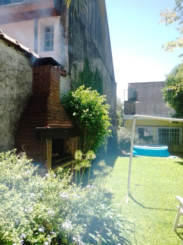 Imagen 17 de 18 de Impecable Casa 3 Amb En Venta Con Jardin Y Garage, V. Balles