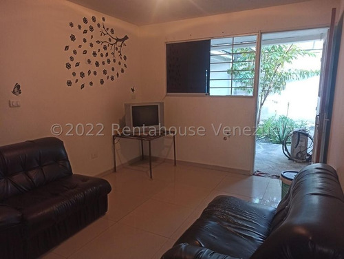Imagen 18 de 30 de Casa En Venta En Urbanizacion Yucatan Barquisimeto, Tanque Subterraneo, Cantv Y Internet De Abba, Inf 04245943684, Cod 22-17136, J24