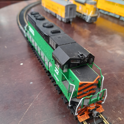 Imagem 4 de 7 de Locomotiva Ho Emd Gp35 Bn 2503 Kato 7,5 Polegadas /12