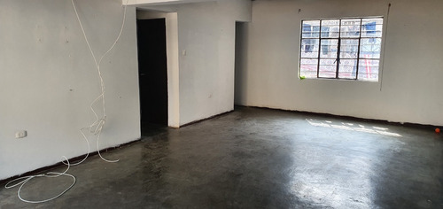 Imagen 3 de 13 de Alquiler Departamento 110m2 (2do Piso) Puerta Calle, Agua Y Luz Independiente - Comas