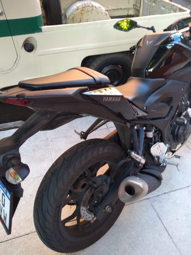 Yamaha Mt 03, Negra.