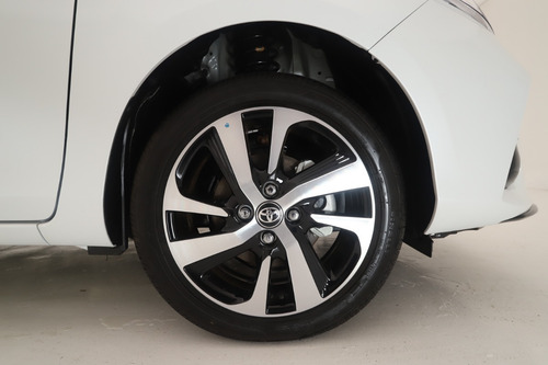 Imagen 12 de 14 de Toyota Yaris 1.5 107cv Xls Pack 5p Cvt