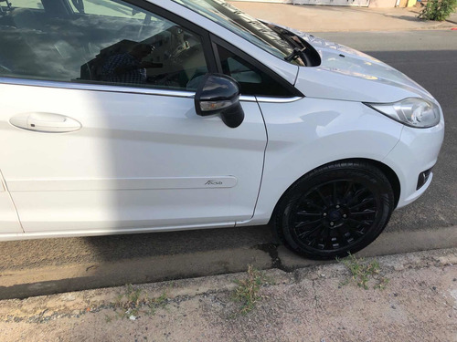 Imagem 2 de 9 de Ford Fiesta 2016 1.6 16v Titanium Flex 5p