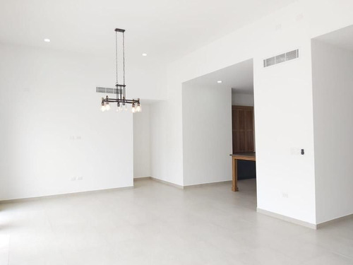 Renta Casa Nueva La Mirada Residencial