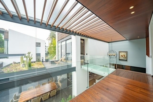 Casa En Vista Horizonte Con Jardín Y Terraza