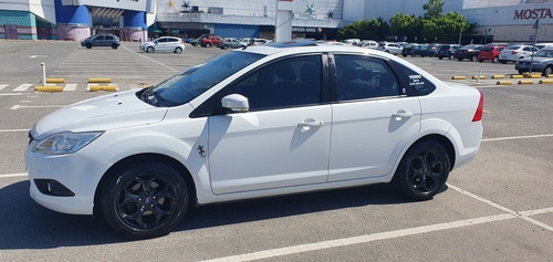 Ford Focus Ghia At Full